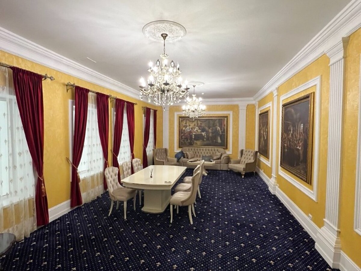 Зал переговоров — офис Royal Coast в Президент-отеле «Таврида», Ялта