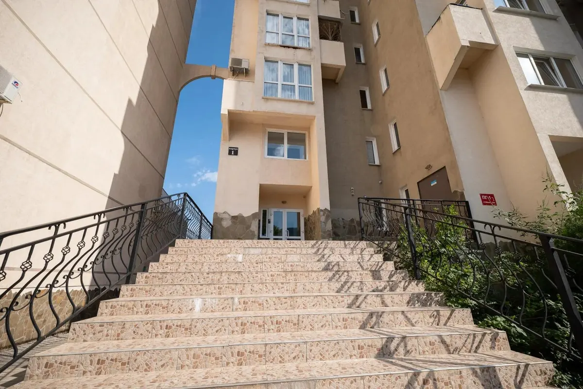 Однокомнатная квартира в Ялте, 98 м² — фото 13