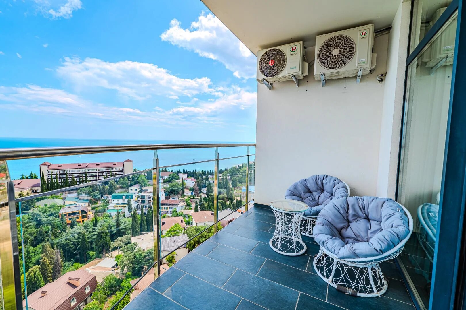 Квартира в Алушта — фото 2