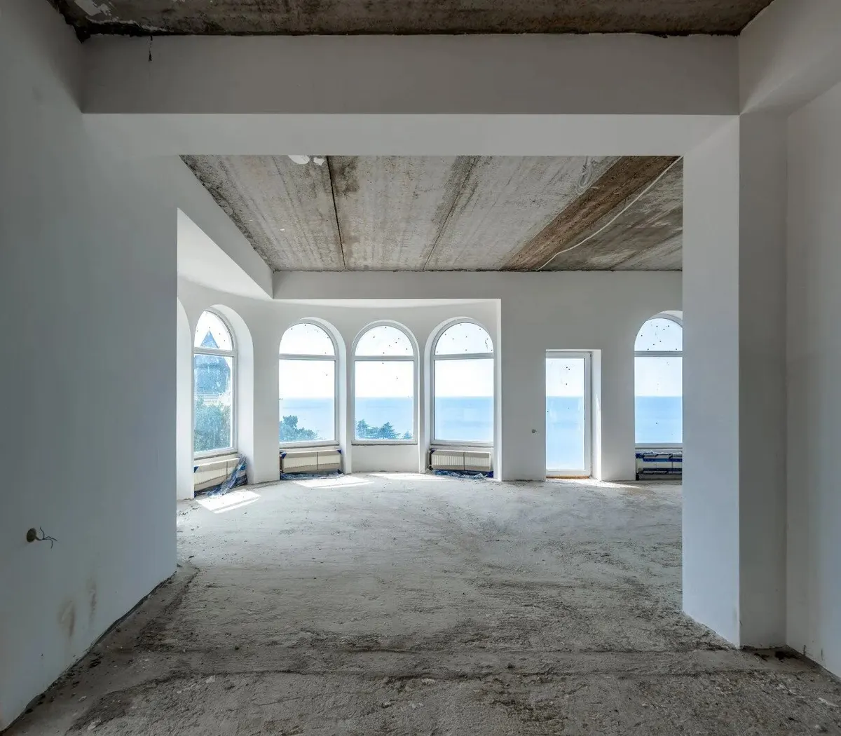 Дом 1200 м² в Восходе, участок 25 сот. — фото 4