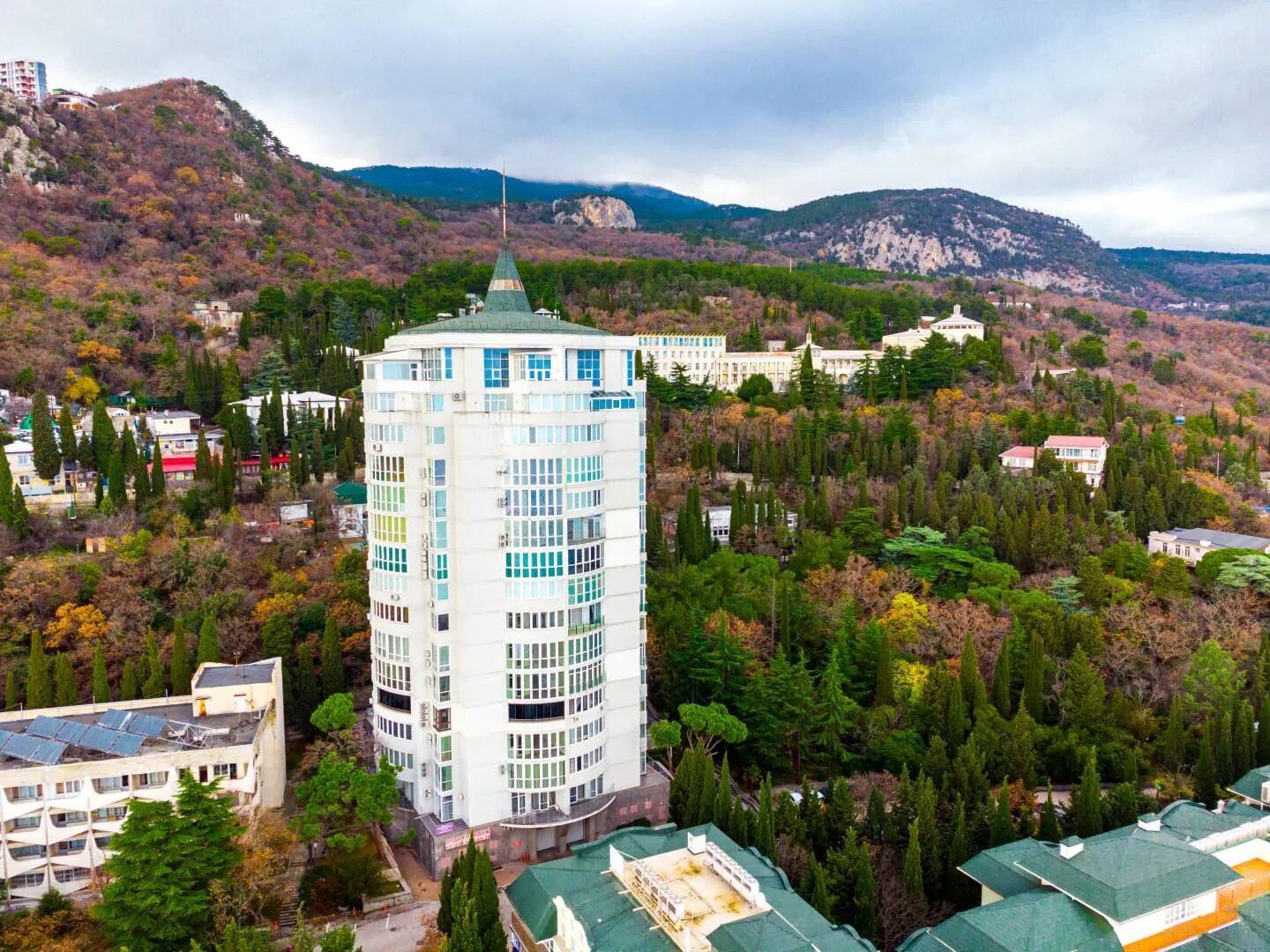 Квартира в Курпаты, Ялта — фото 13