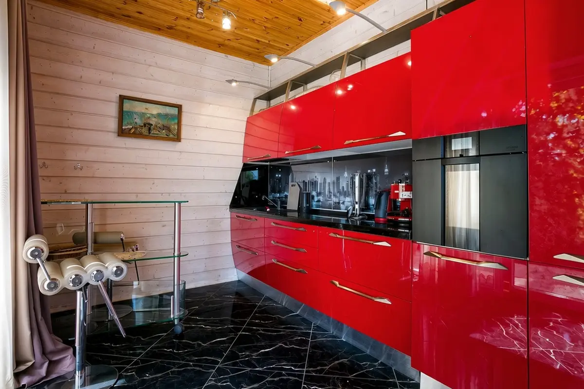 Дом 350 м² в Ялте, участок 10 сот.