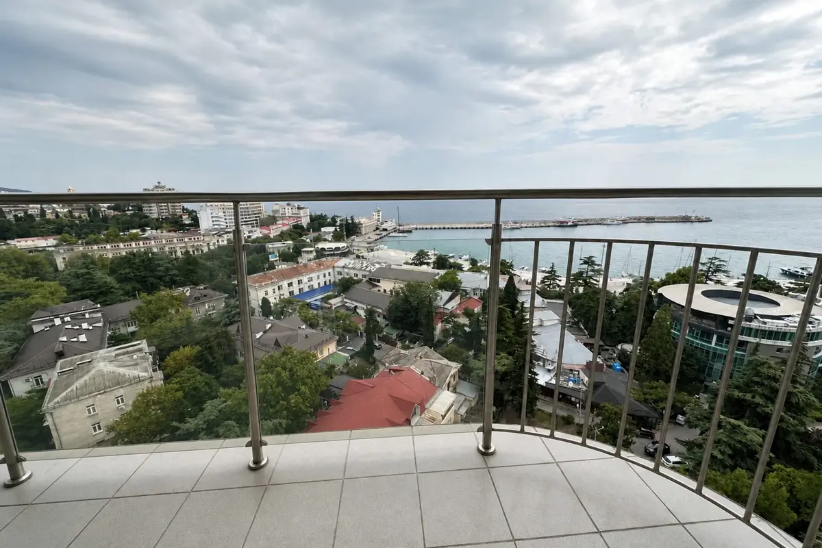 Двухкомнатная квартира в Ялте, 65 м²