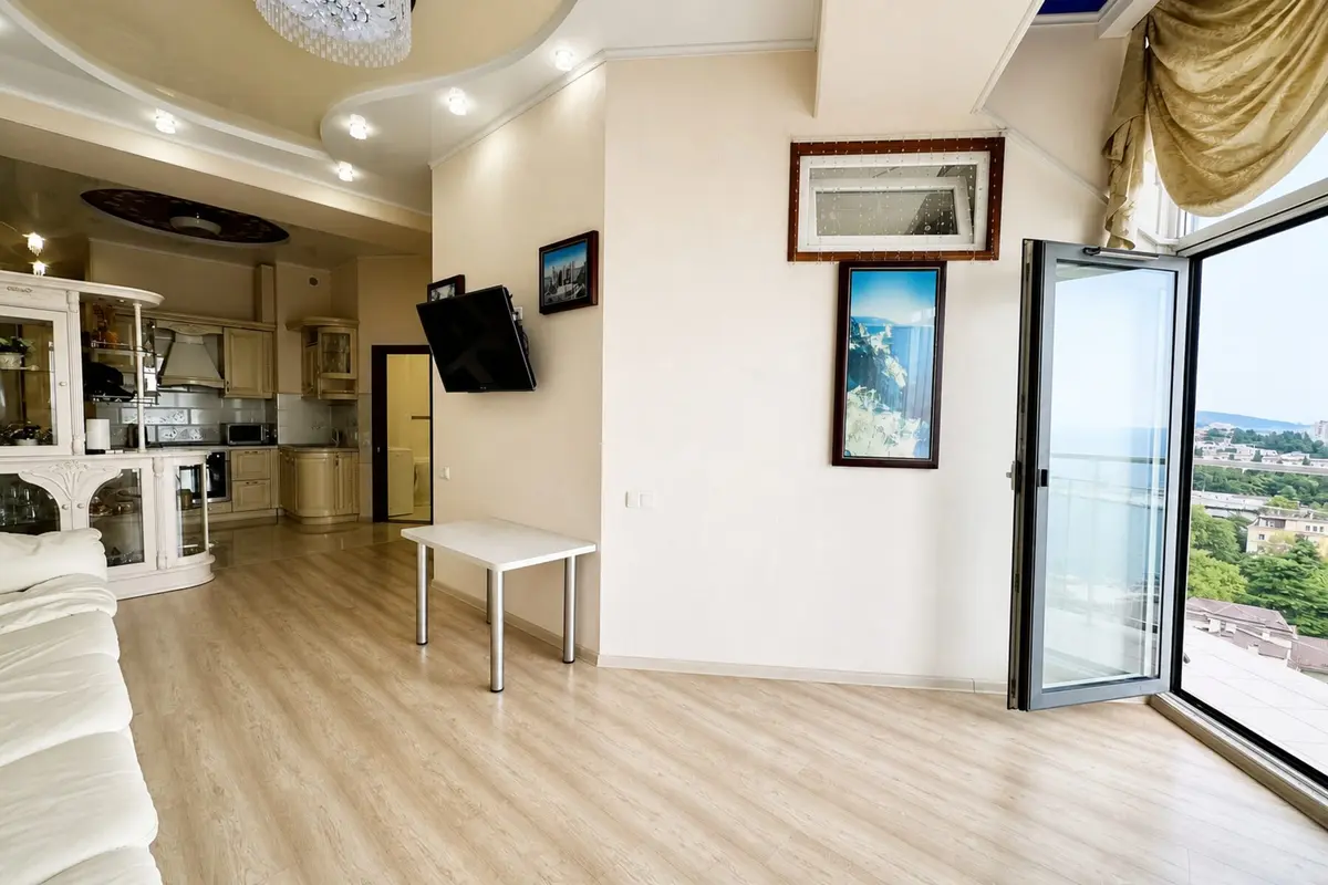 Двухкомнатная квартира в Ялте, 65 м²