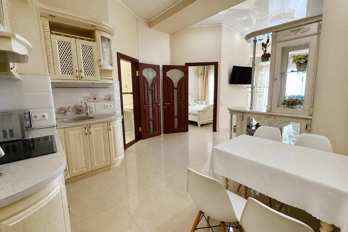 Двухкомнатная квартира в Ялте, 65 м²