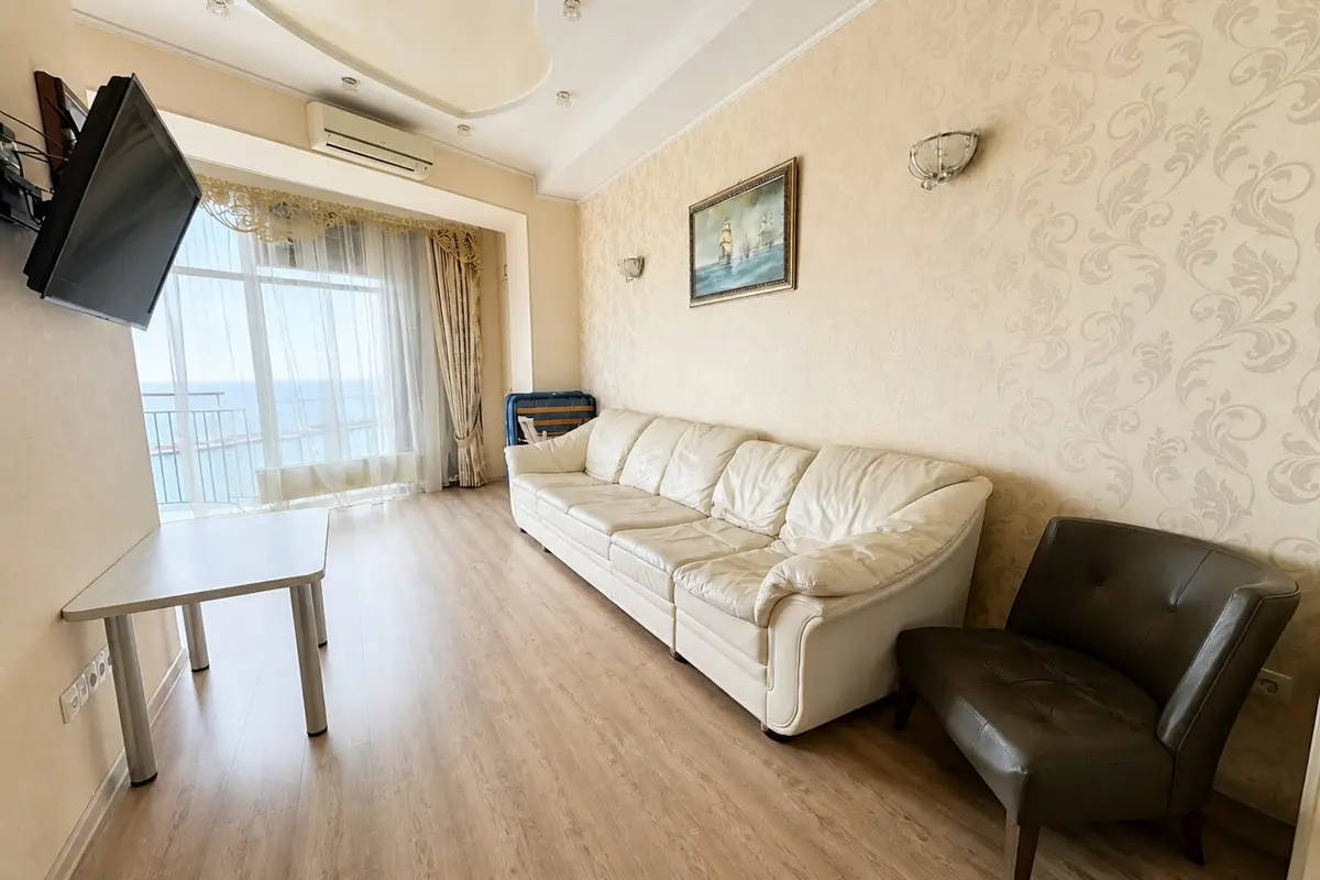 Двухкомнатная квартира в Ялте, 65 м²