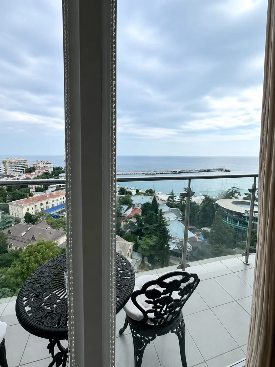 Двухкомнатная квартира в Ялте, 65 м²