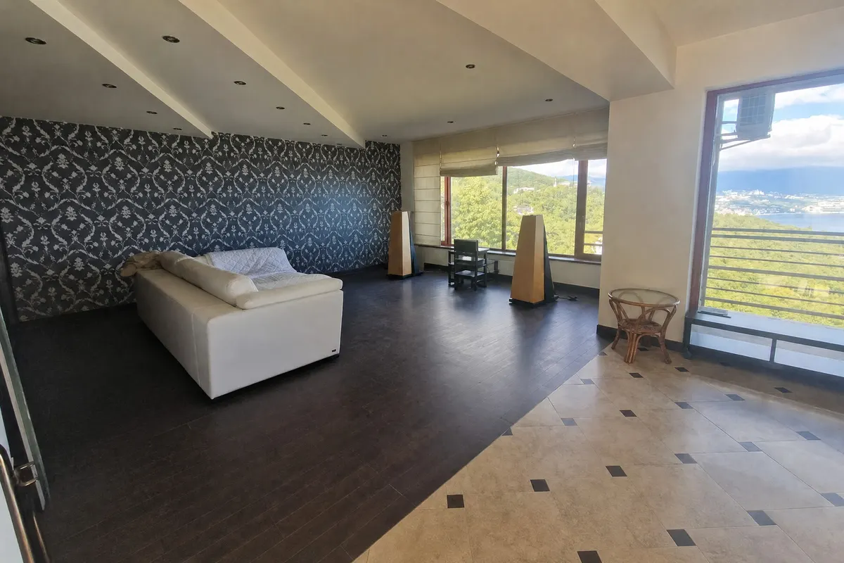 Таунхаус 330 м² в Ореанде, участок 1 сот.
