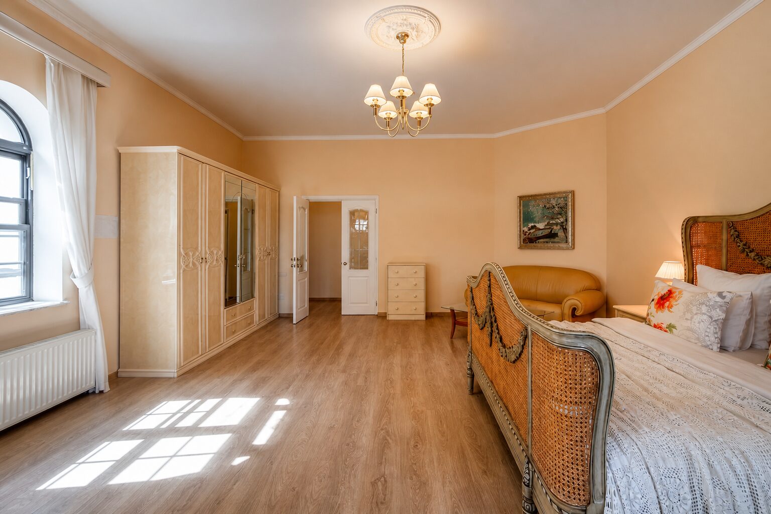 Дом 740 м² в Восходе, участок 9 сот.
