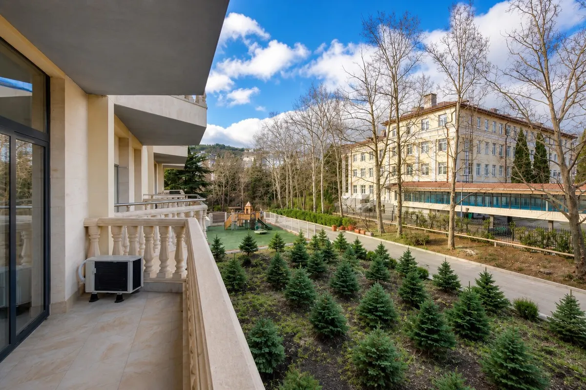 Двухкомнатная квартира в Ялте, 52 м²