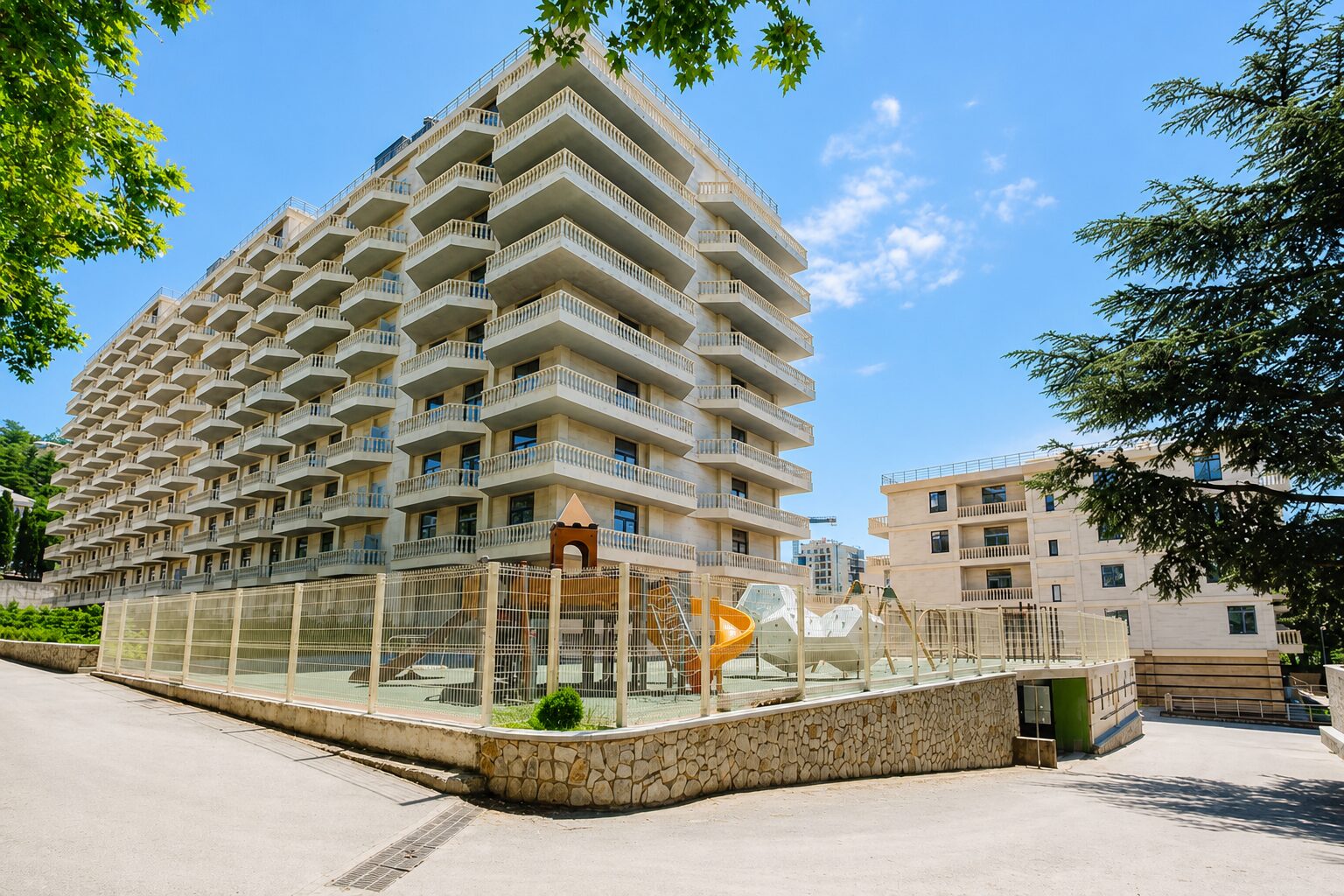 Двухкомнатная квартира в Ялте, 52 м²