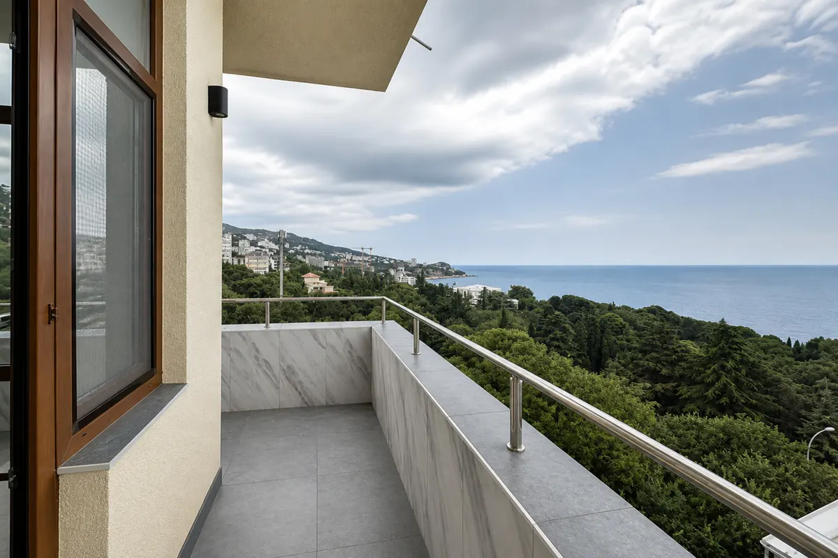 Трёхкомнатная квартира в Алупке, 120 м² — фото 1