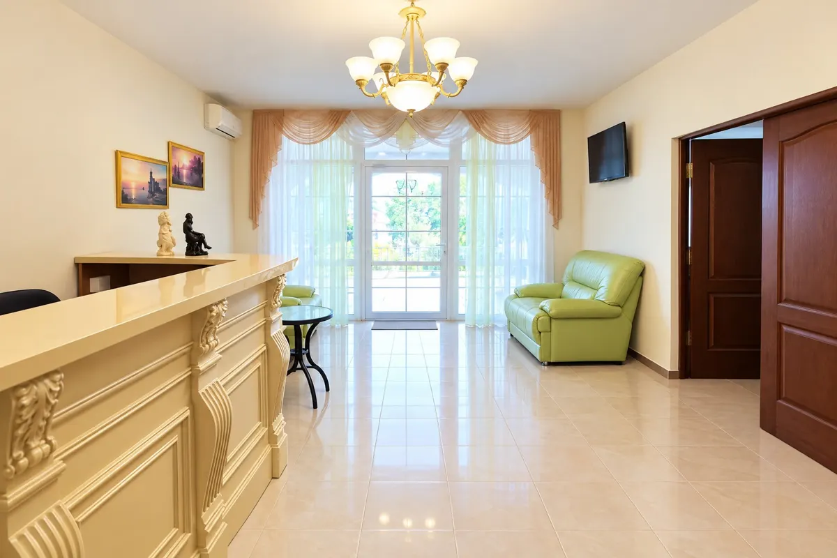 Уютная гостиница 450 м² в Отрадном — фото 10