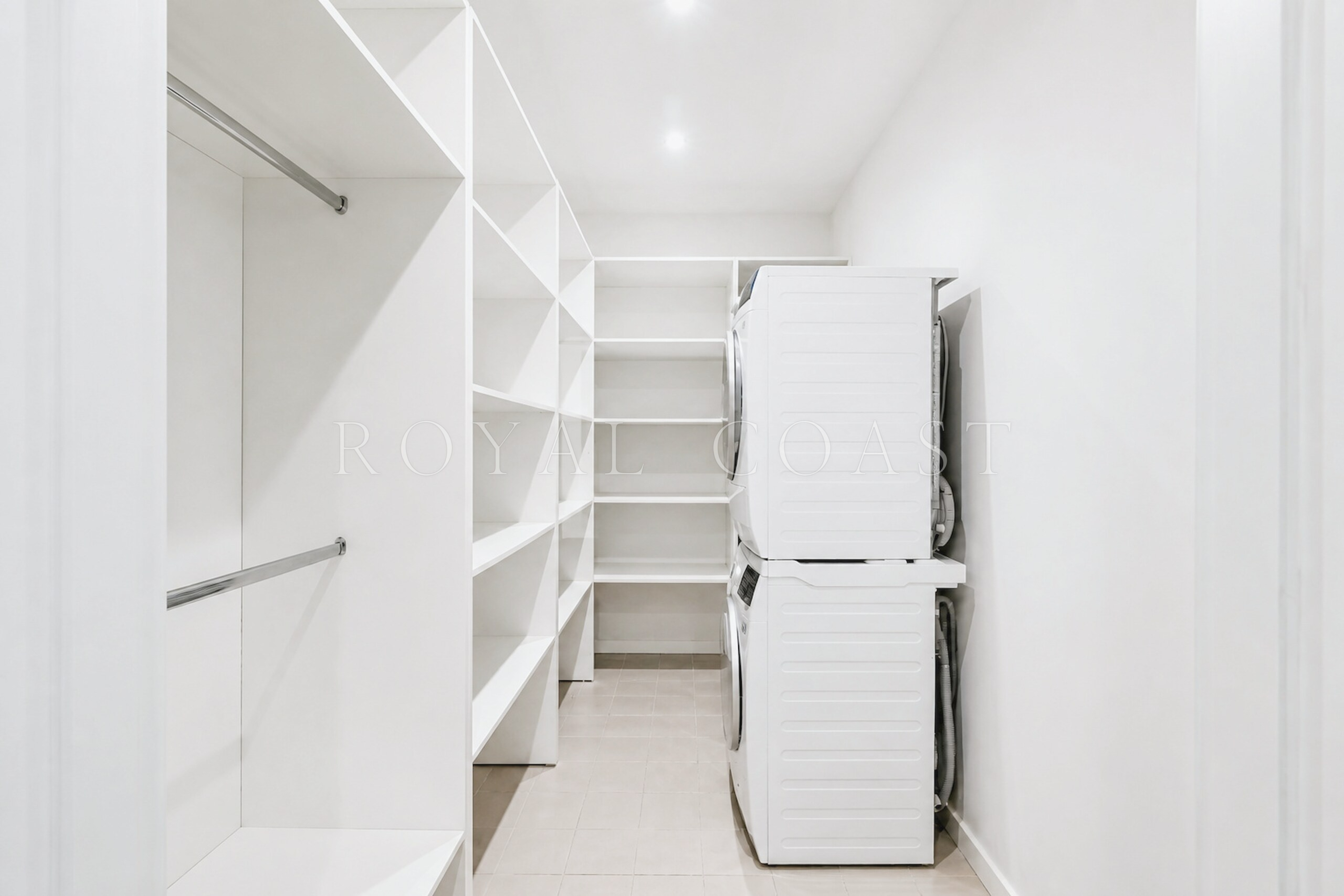 Четырёхкомнатная квартира в Ялте, 179 м² — фото 23