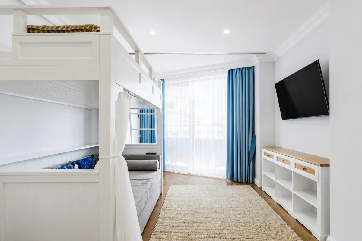 Четырёхкомнатная квартира в Ялте, 179 м² — фото 24