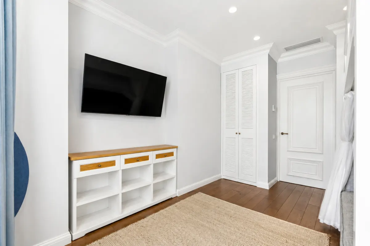 Четырёхкомнатная квартира в Ялте, 179 м² — фото 25
