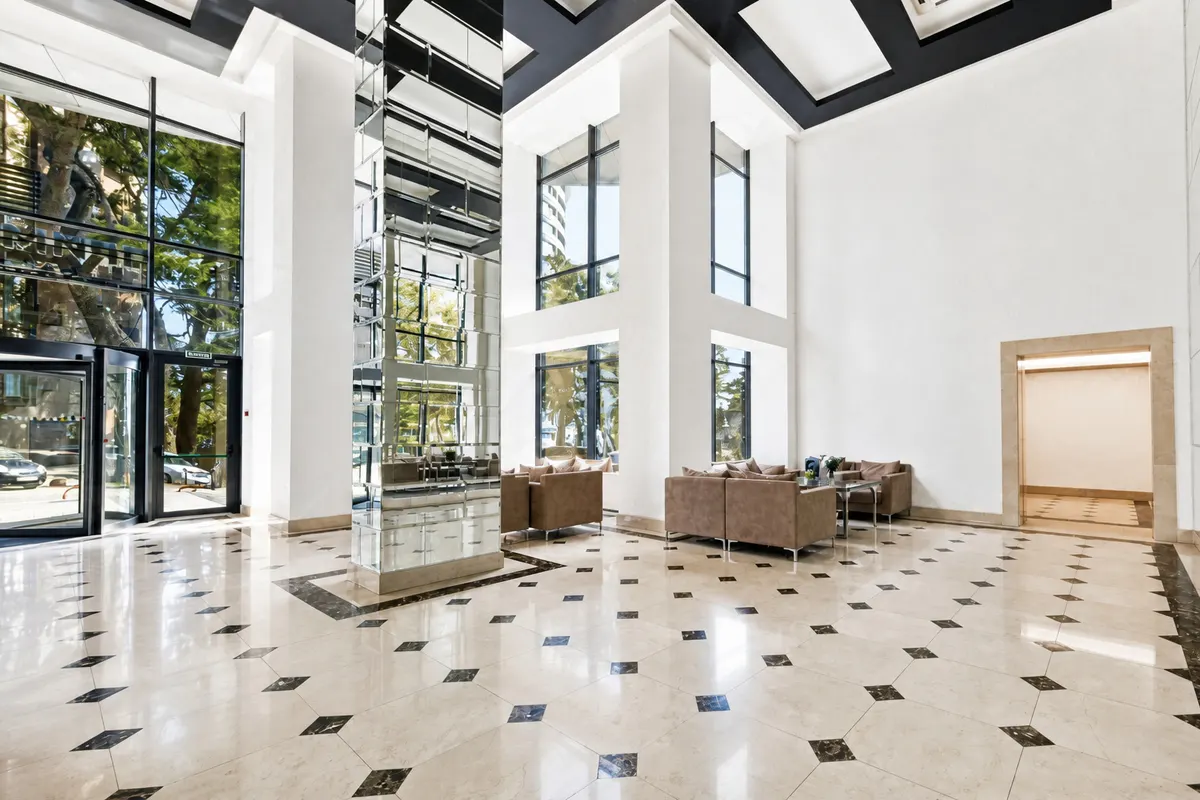 Четырёхкомнатная квартира в Ялте, 179 м² — фото 35