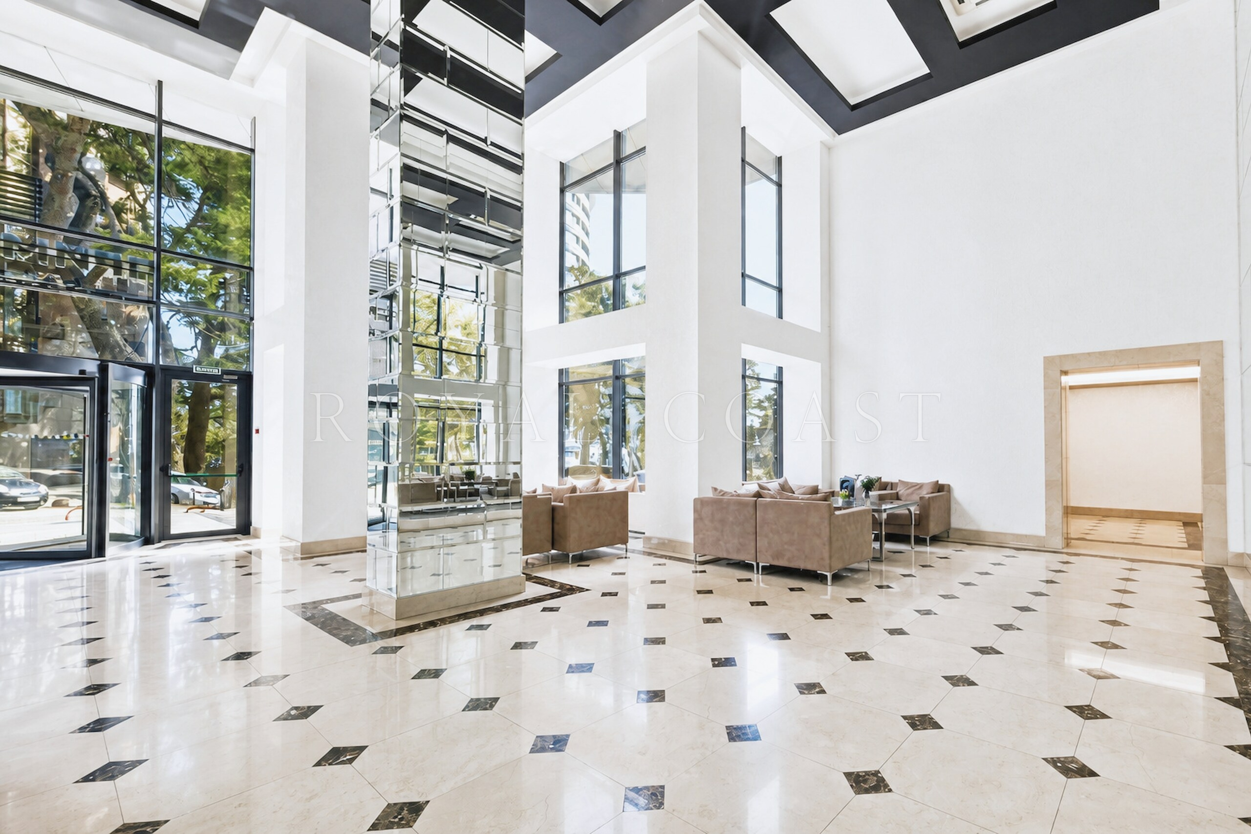 Четырёхкомнатная квартира в Ялте, 179 м² — фото 35