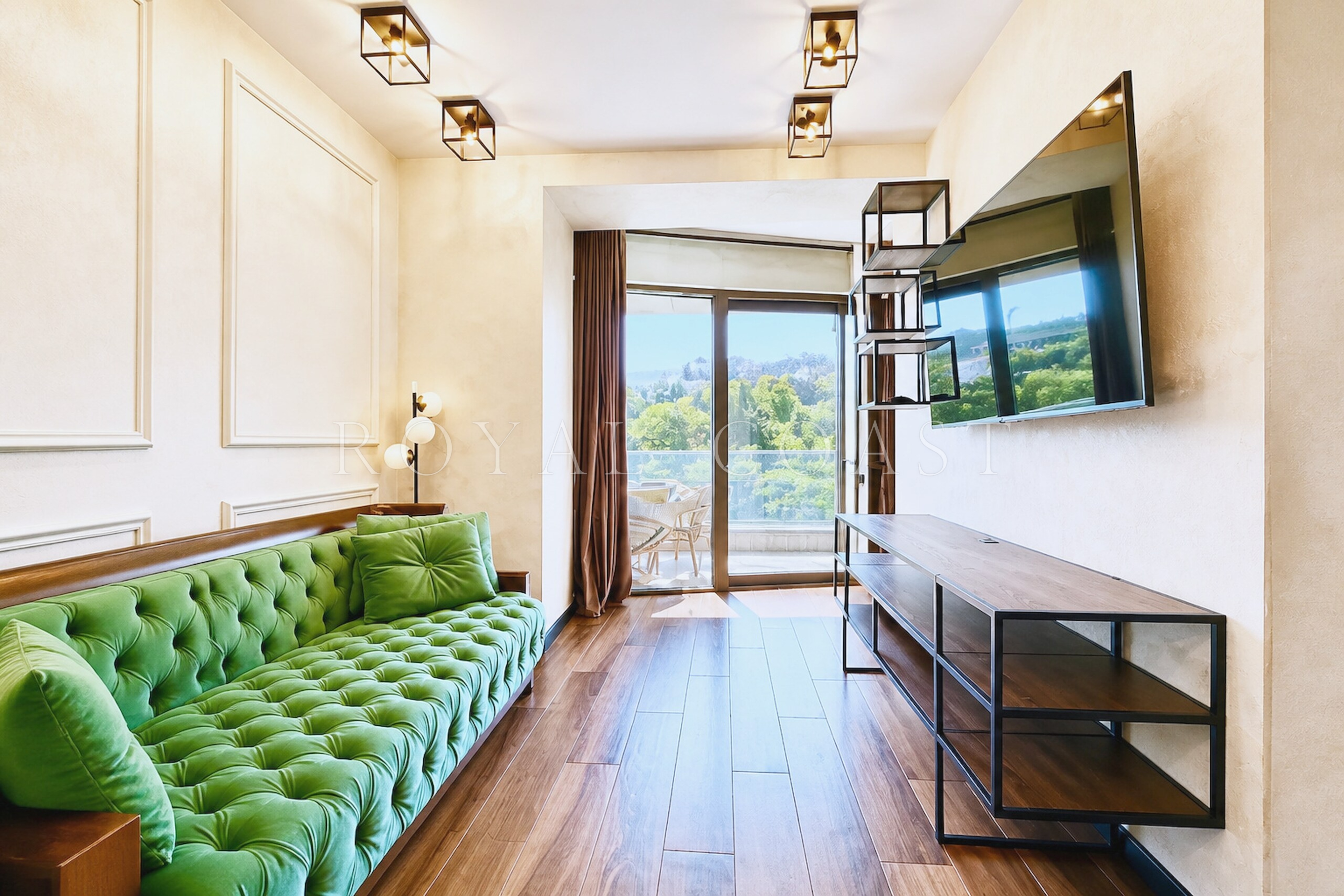 Двухкомнатная квартира в Ялте, 64 м²