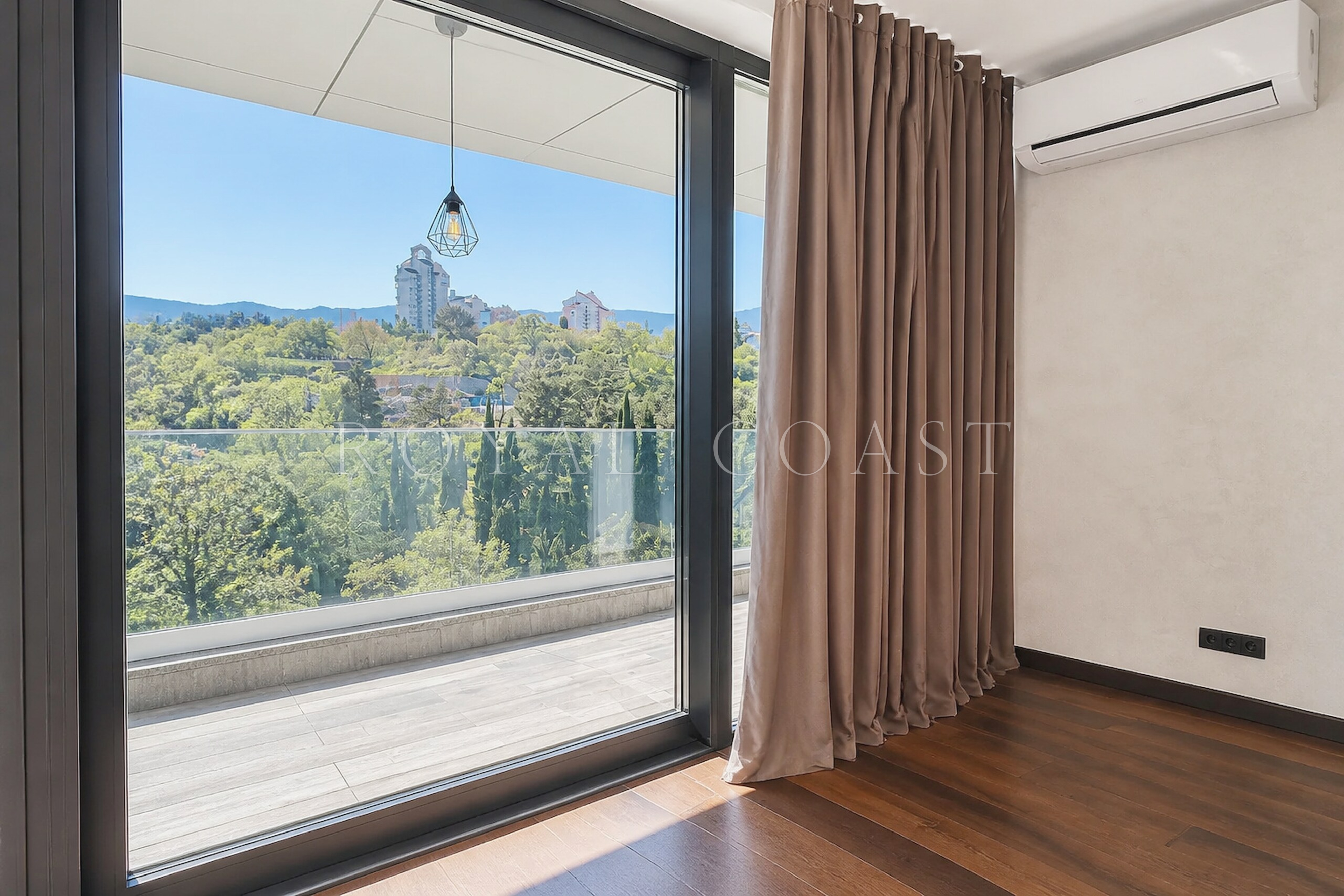 Двухкомнатная квартира в Ялте, 64 м² — фото 11