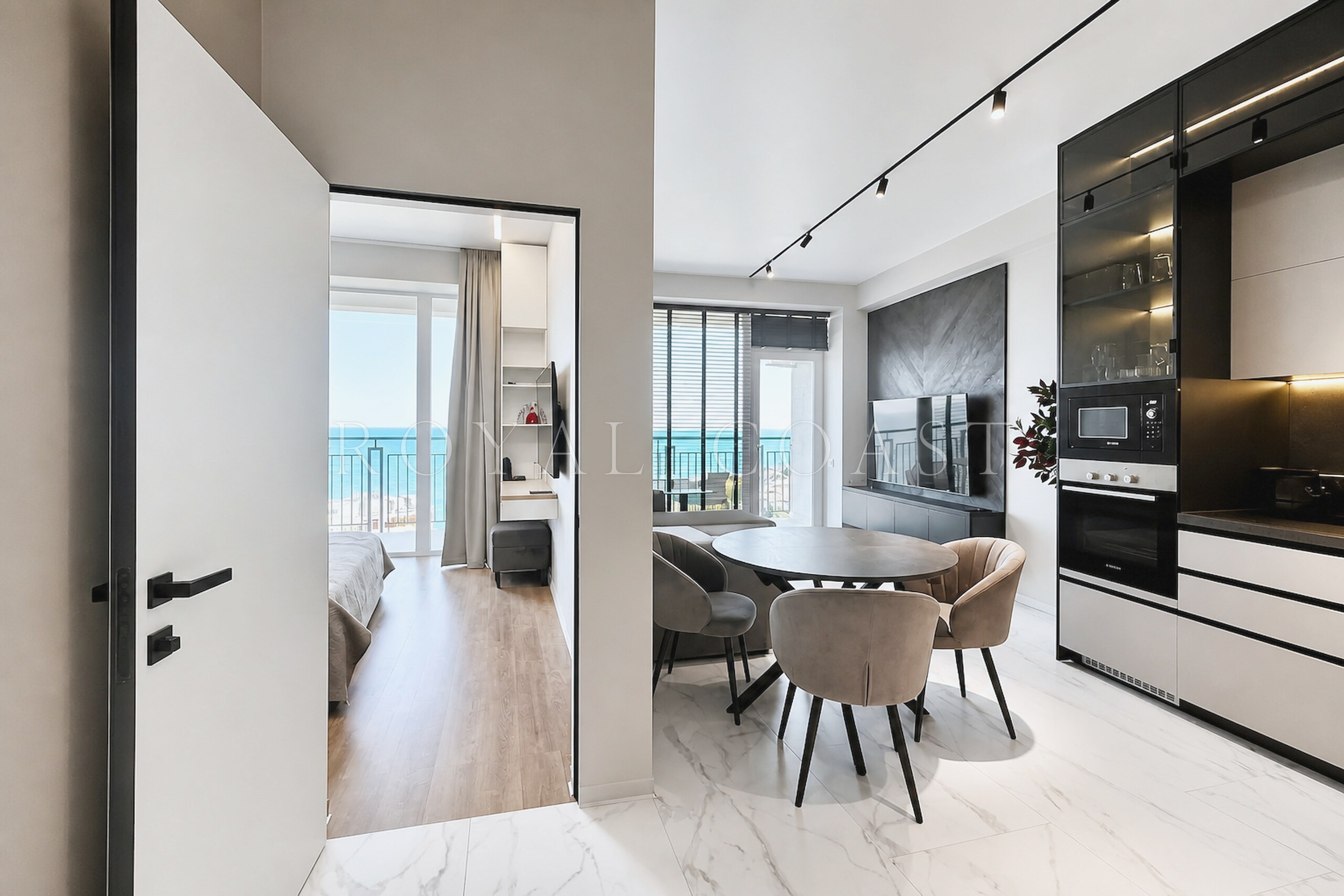 Двухкомнатные апартаменты в Ливадии, 62 м² — фото 12