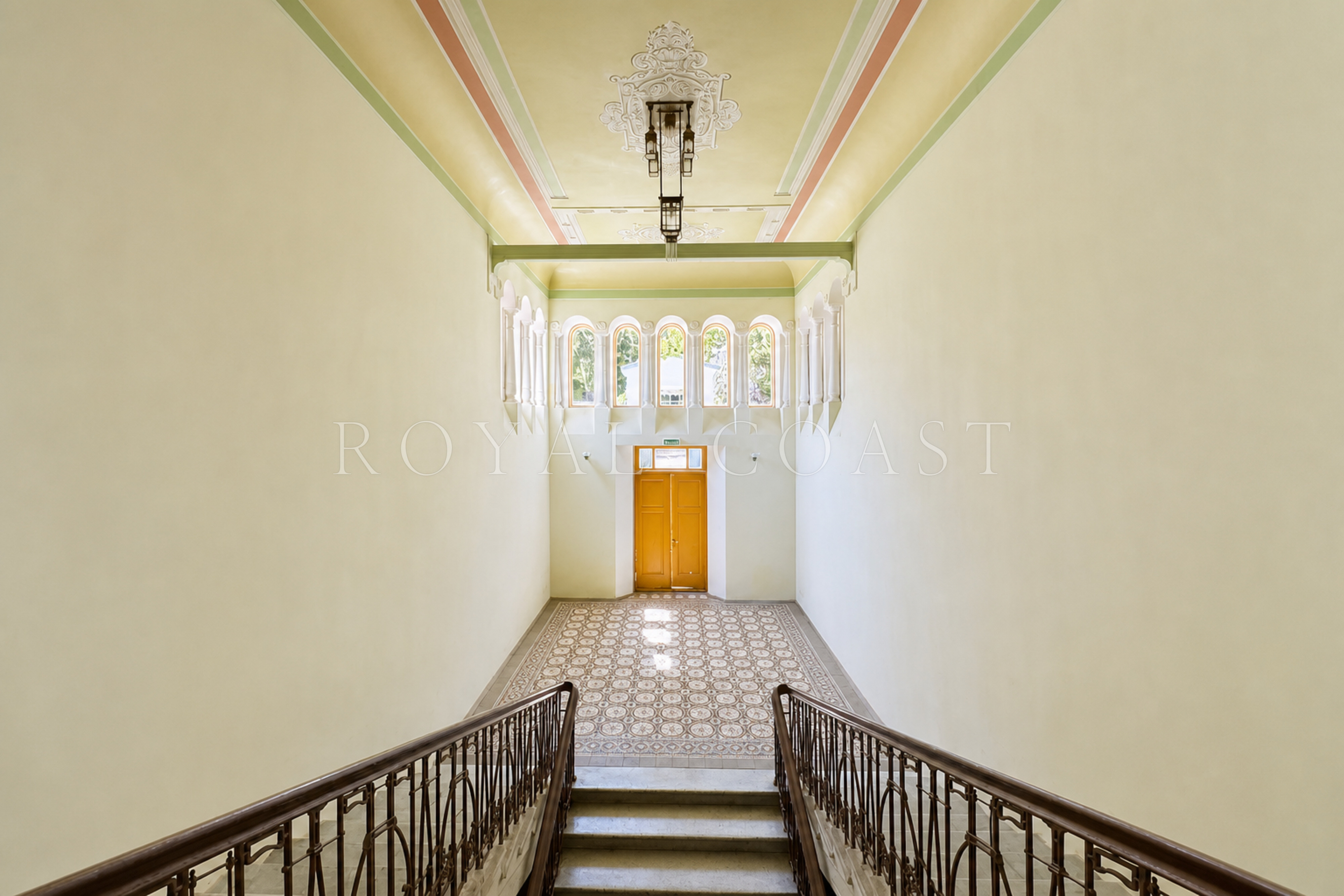 Гостиница 2376 м² в Ялте — фото 20