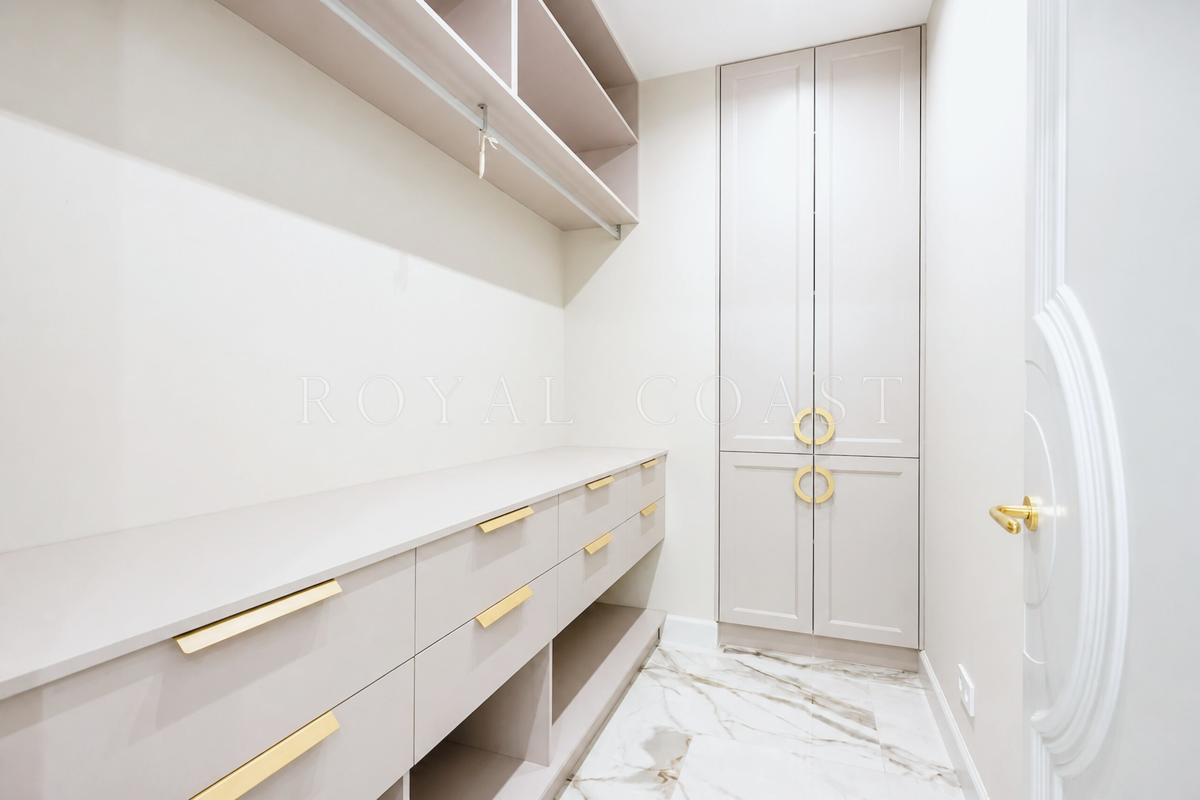 Четырёхкомнатная квартира в Ялте, 134.9 м² — фото 9