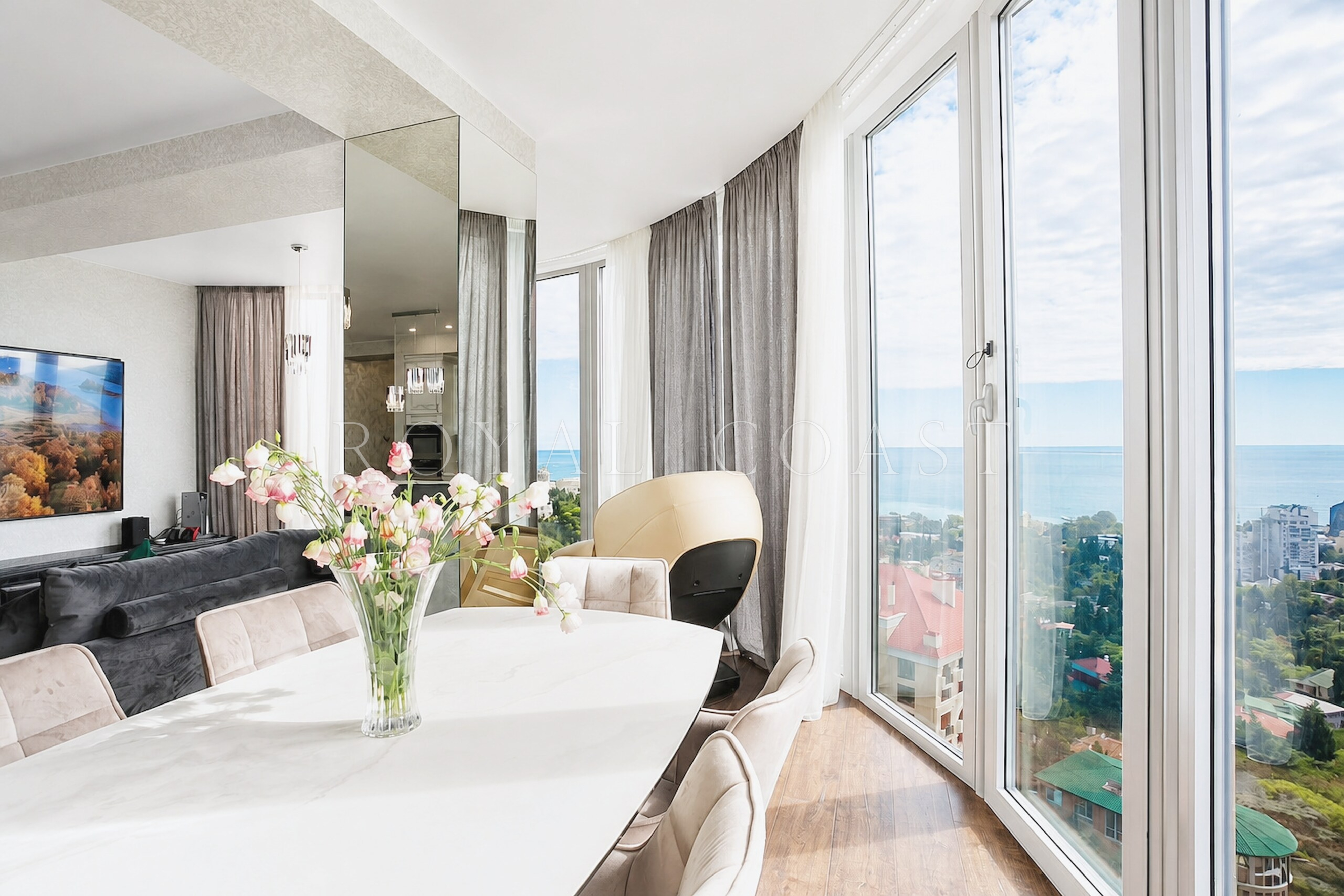 Четырёхкомнатная квартира в Ялте, 176 м² — фото 26