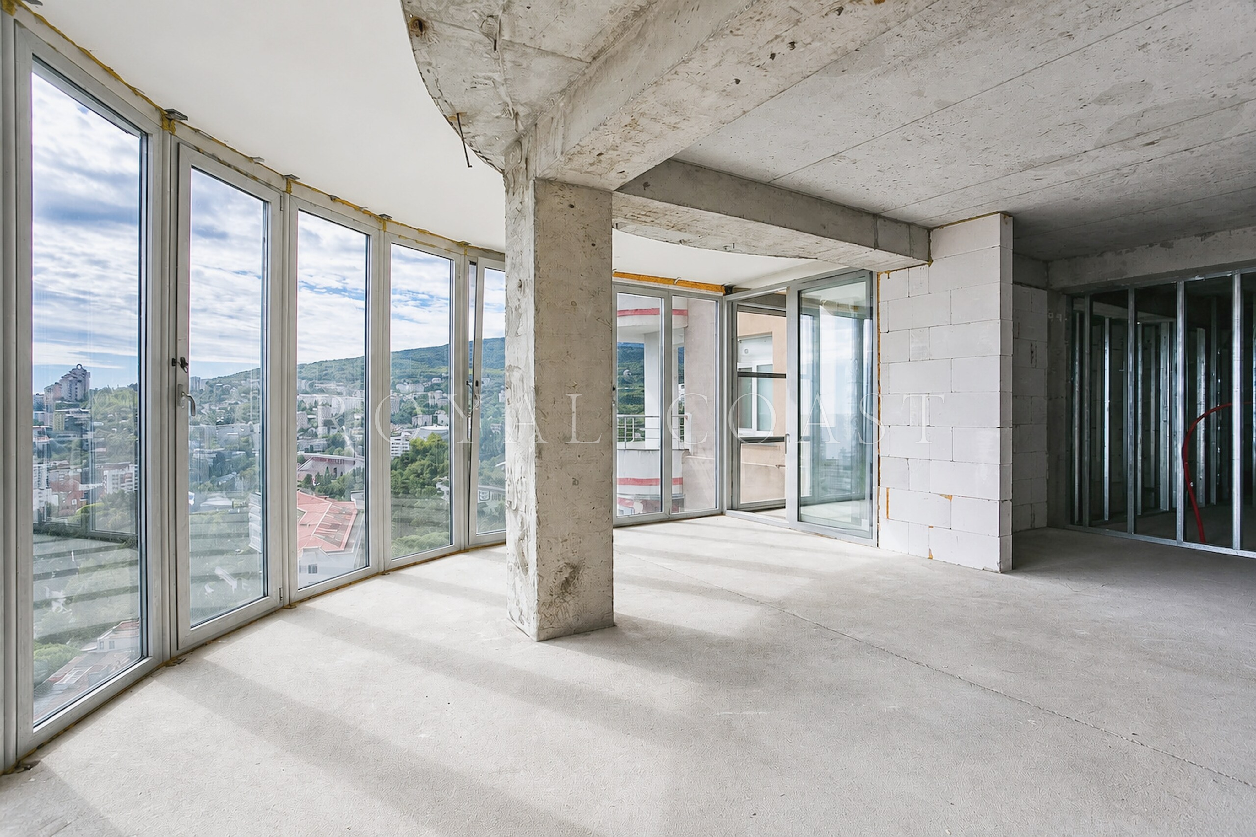 Четырёхкомнатная квартира в Ялте, 176 м² — фото 15