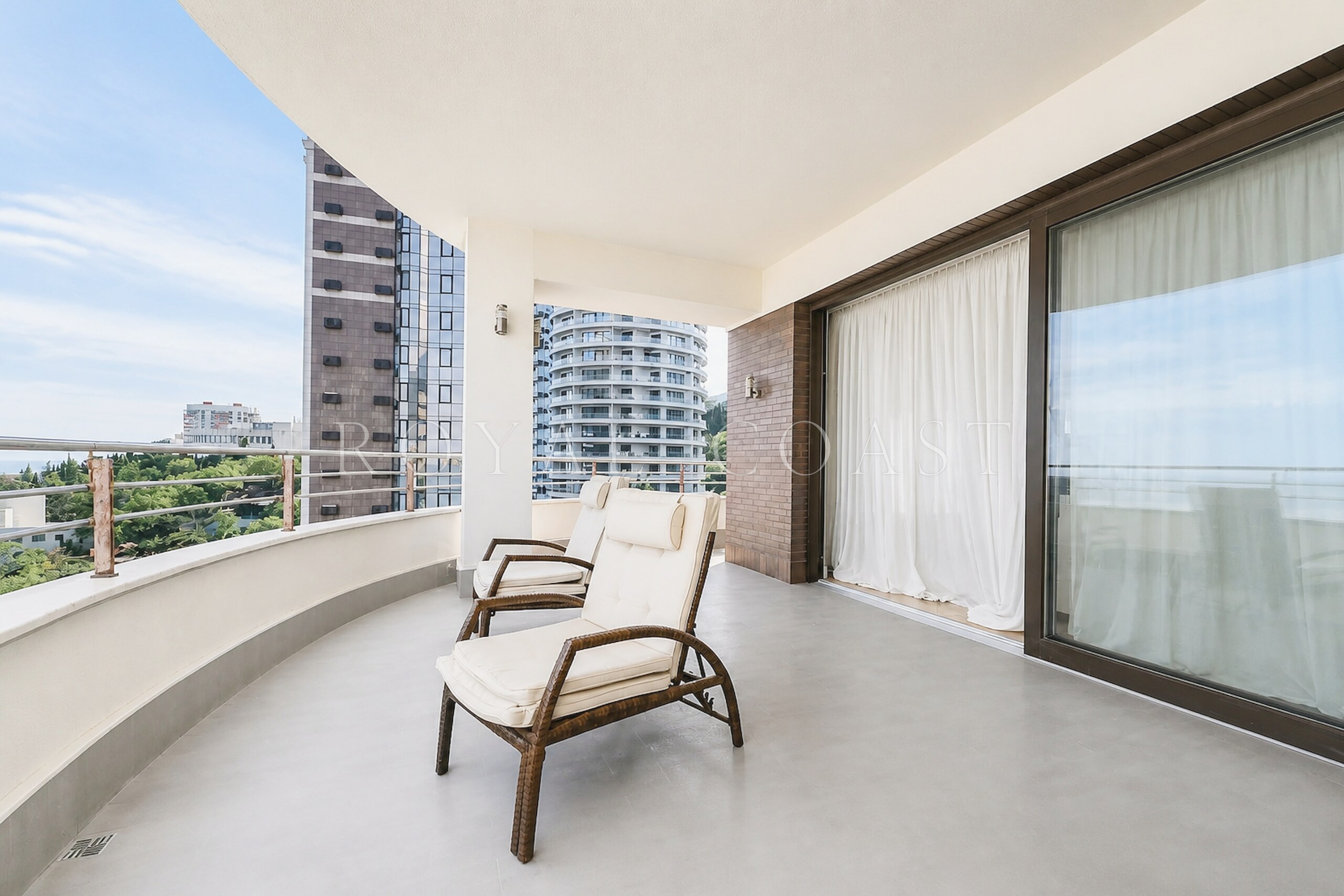 Трёхкомнатная квартира в Ялте, 214 м² — фото 10