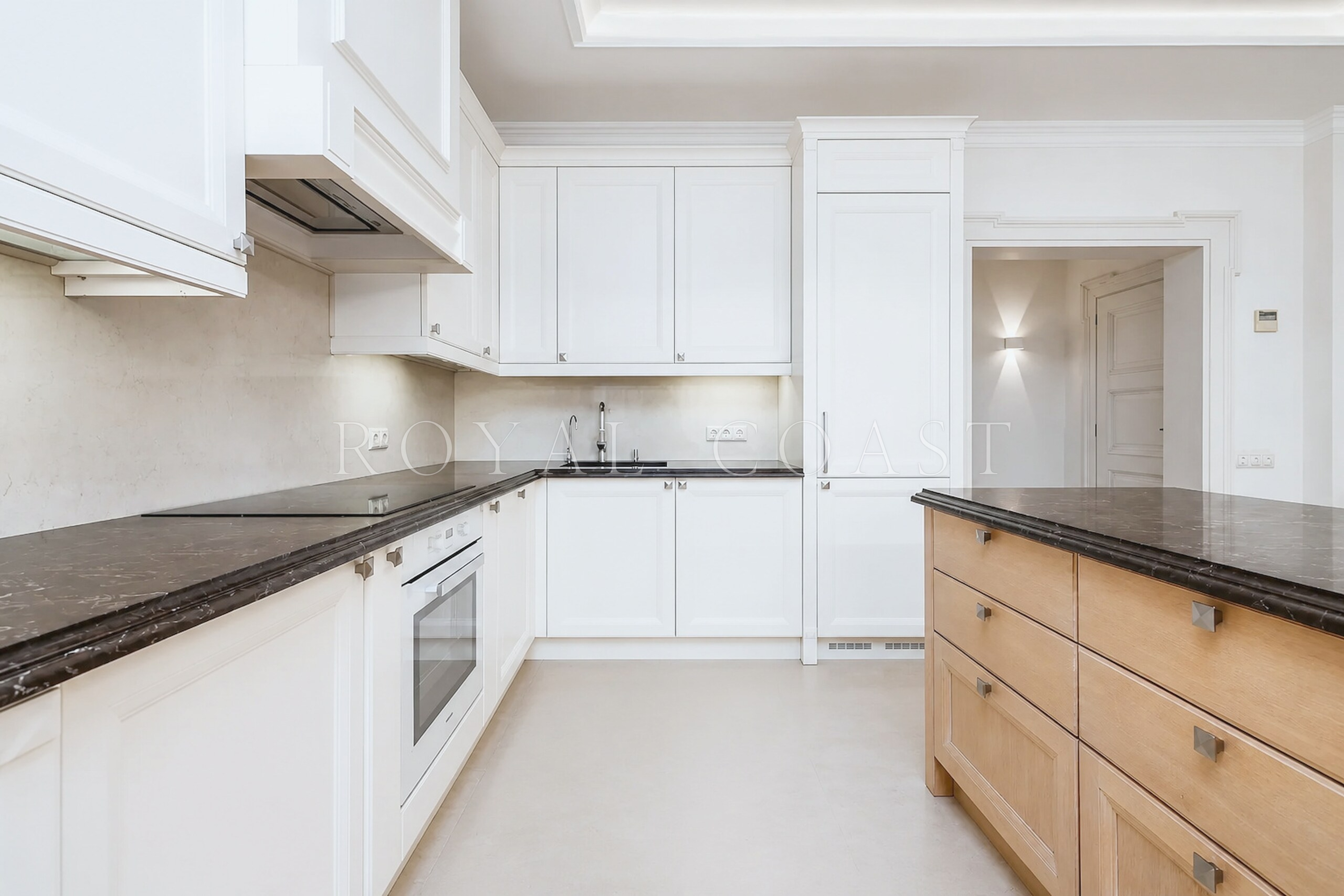 Трёхкомнатная квартира в Ялте, 214 м² — фото 5