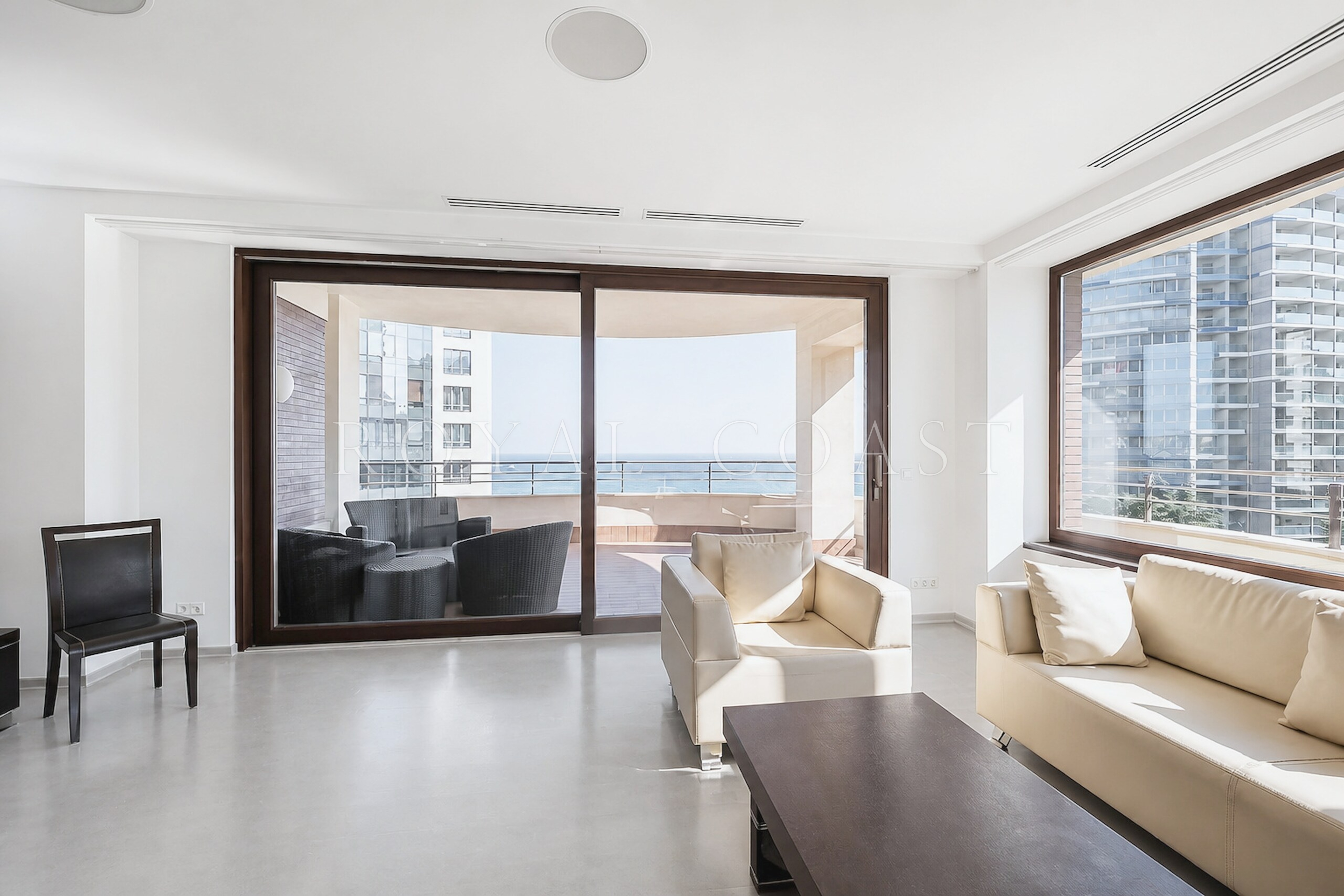 Четырёхкомнатная квартира в Ялте, 218.2 м² — фото 2