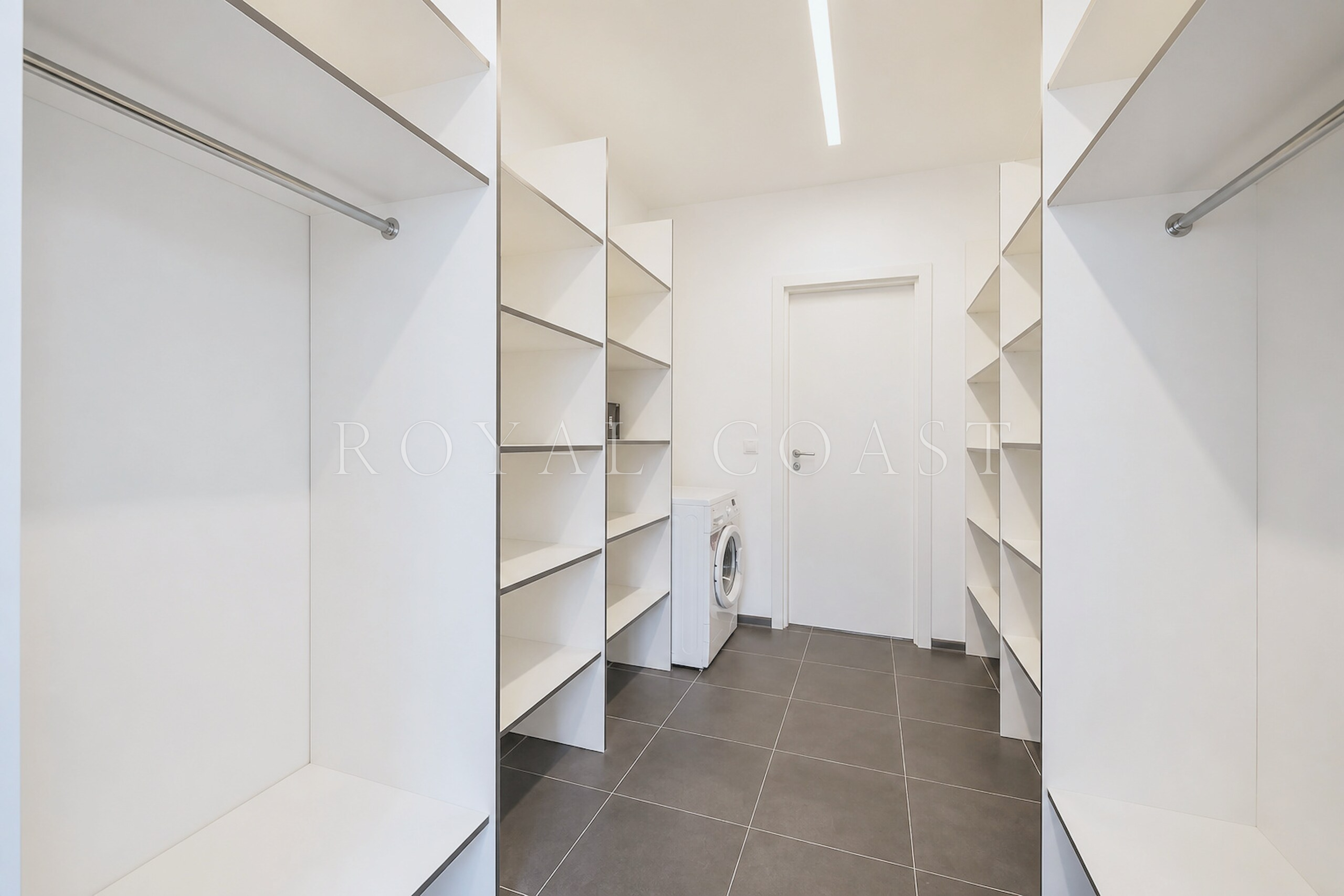 Четырёхкомнатная квартира в Ялте, 218.2 м² — фото 29