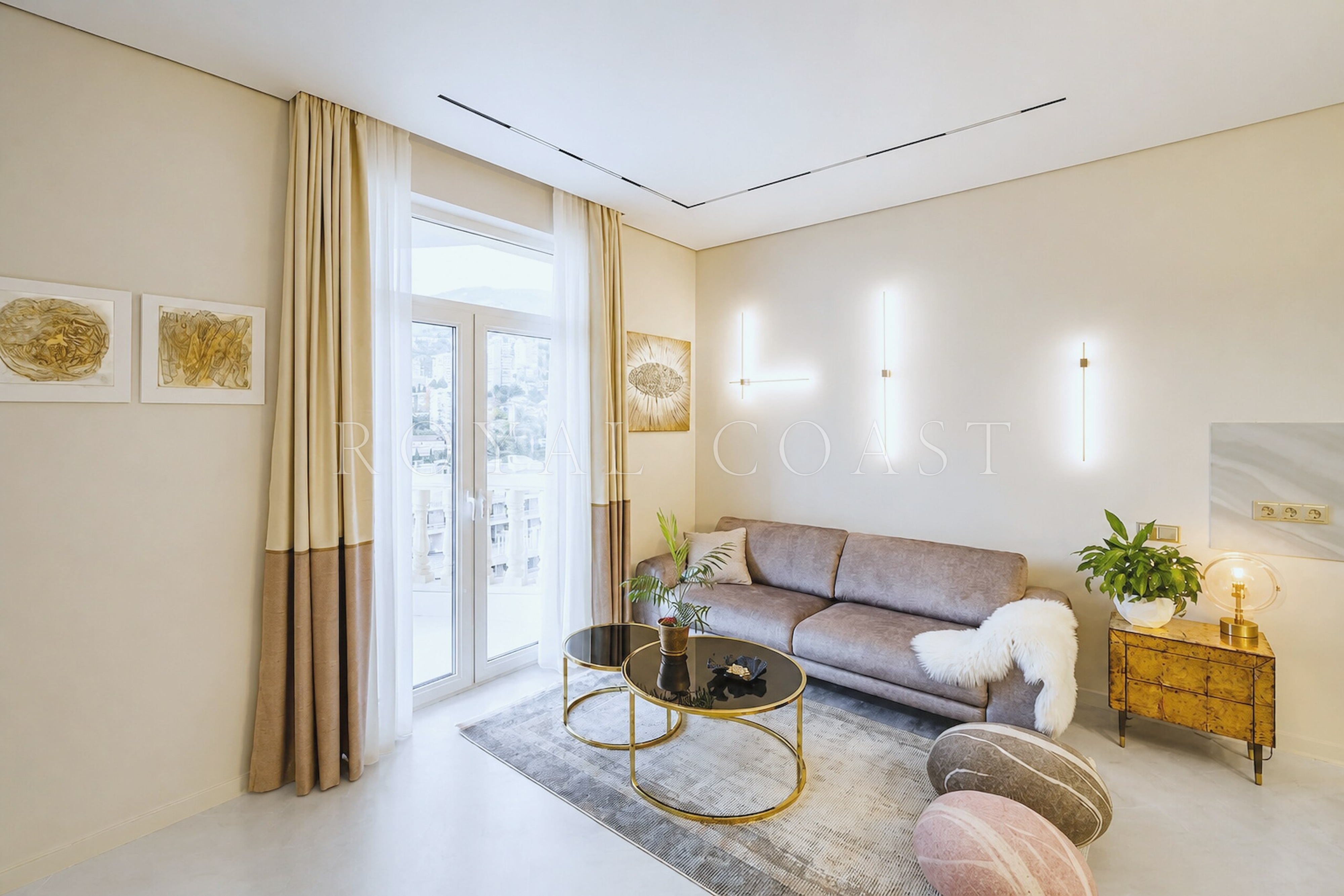 Двухкомнатная квартира в Ялте, 67.9 м² — фото 2