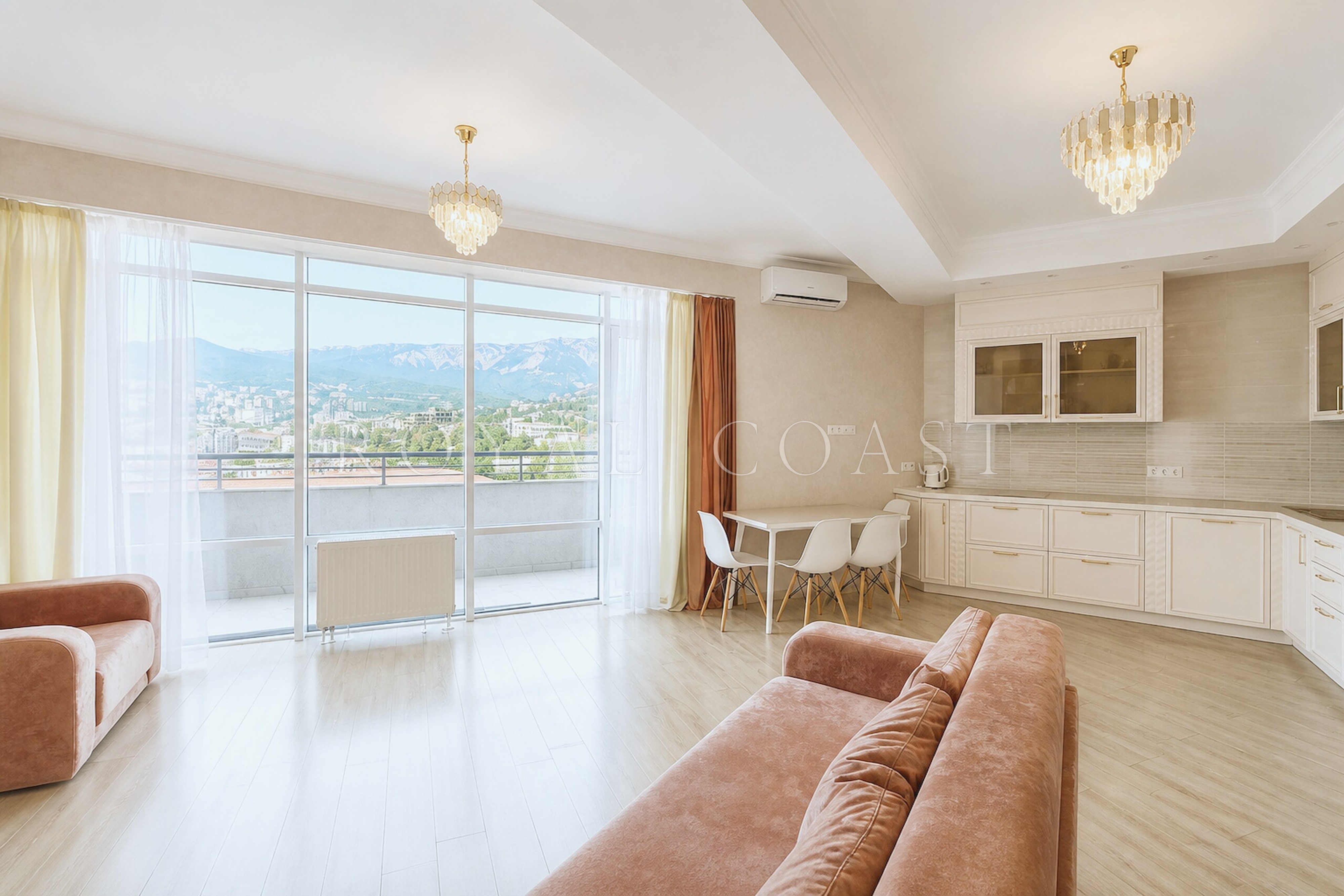 Двухкомнатные апартаменты в Ялте, 82.8 м²