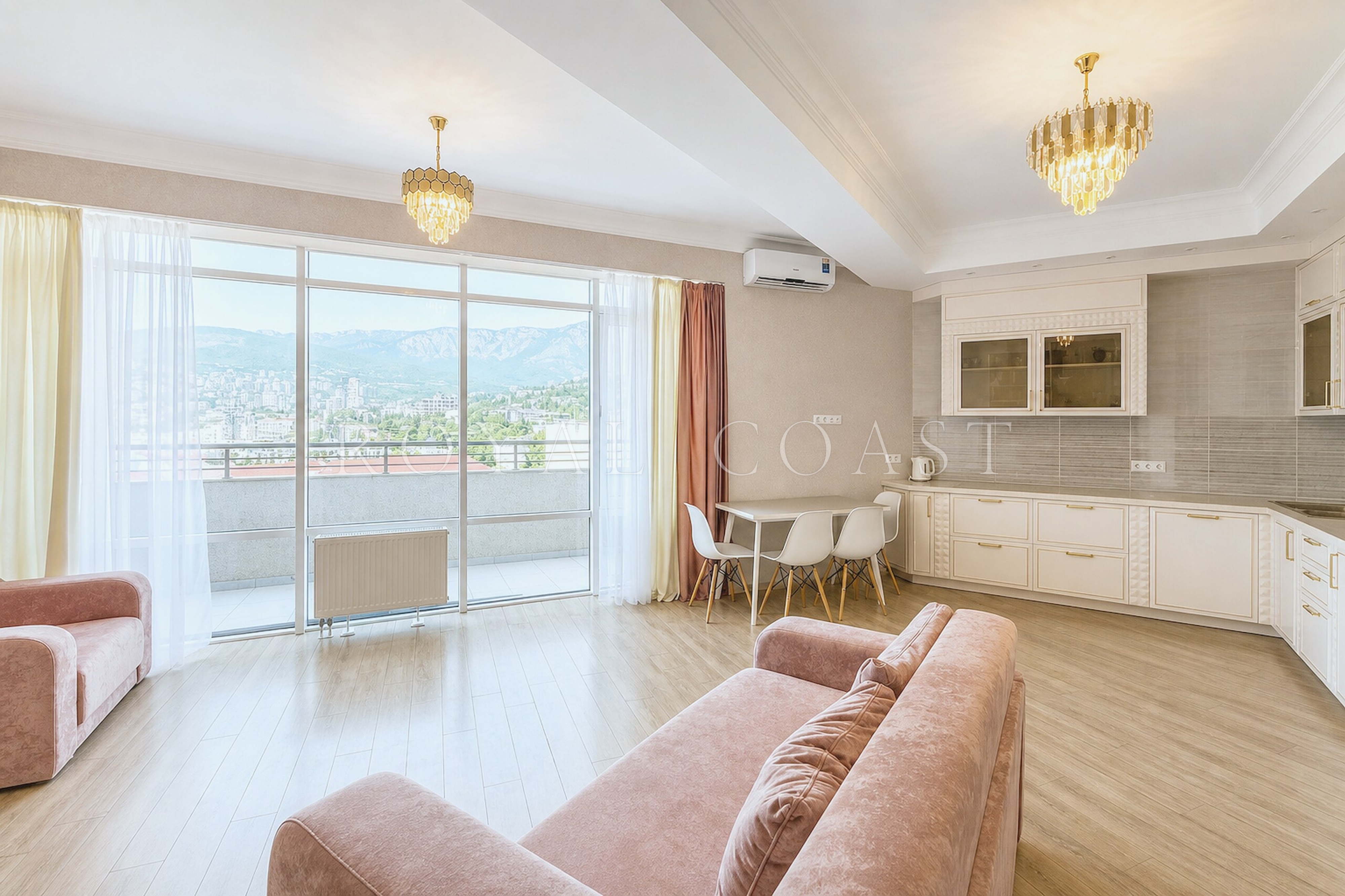Двухкомнатные апартаменты в Ялте, 82.8 м²